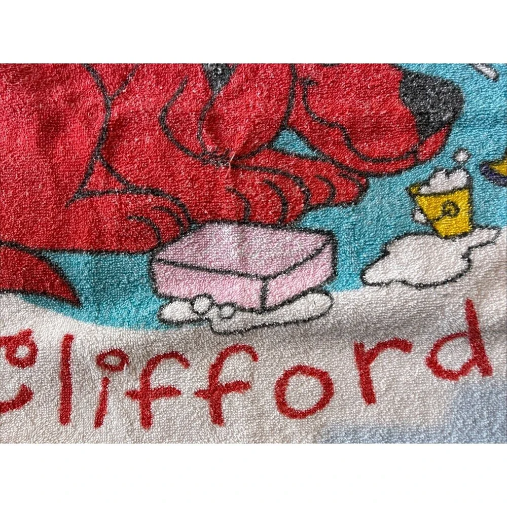 SCHOLASTIC CLIFFORD THE BIG RED DOG EMILY ELIZABETH COLORFUL BEACH TOWEL